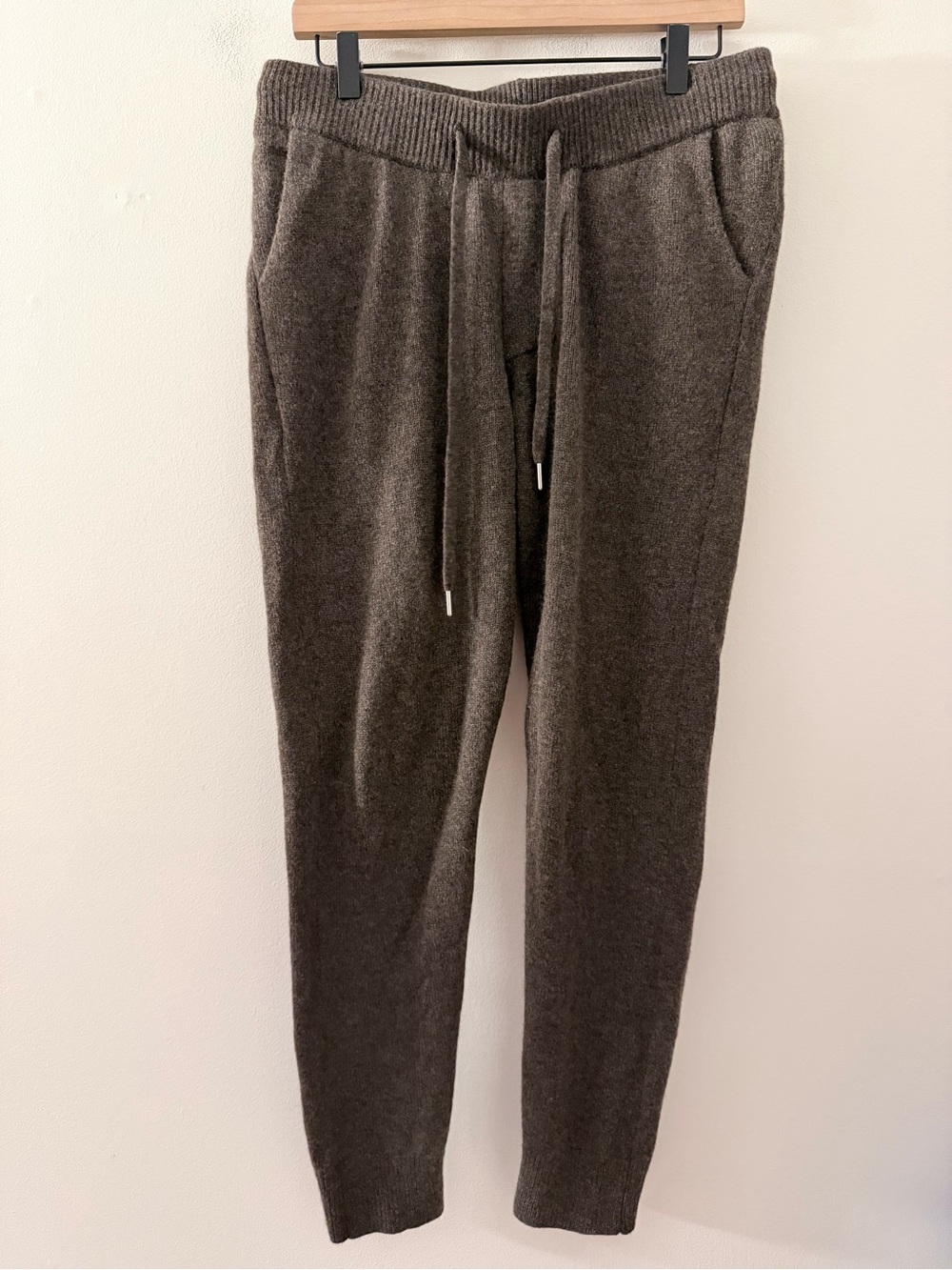 Quince brown Mongolian Cashmere Joggers M